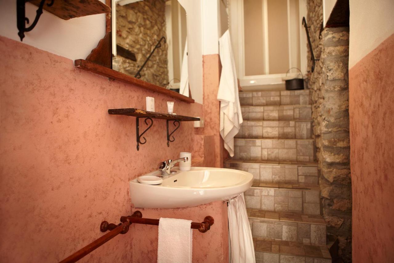 Antico Borgo Sanda Lago Maggiore Casalzuigno Bagian luar foto