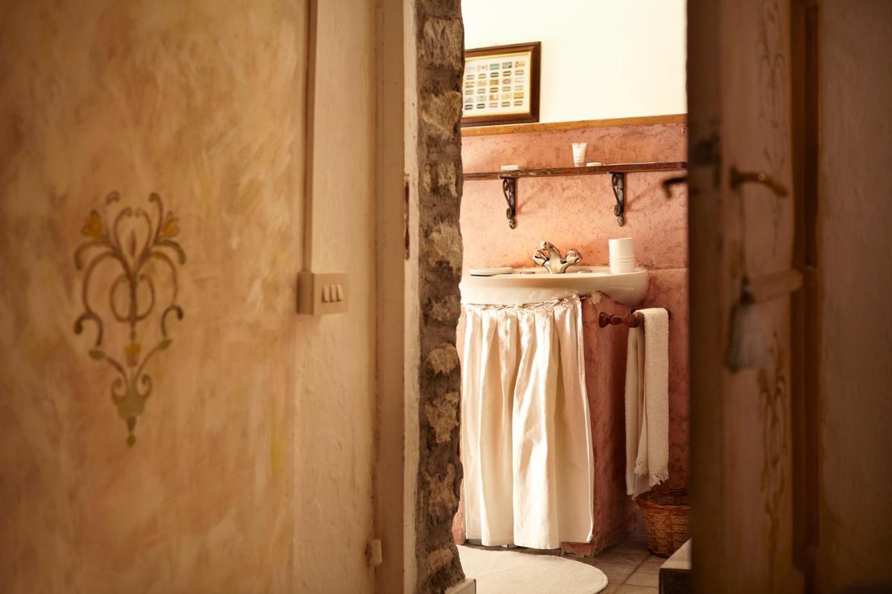 Antico Borgo Sanda Lago Maggiore Casalzuigno Bagian luar foto